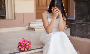 Sposa abbandonata all'altare non rinuncia al banchetto