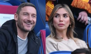 Totti festeggia i 46 anni con Noemi Bocchi, i figli e alcuni amici stretti