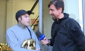 &ldquo;Leone sorridi poi puoi tornare a disegnare&rdquo;: Fedez e Chiara accusati di monetizzare i figli