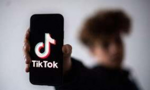 TikTok: video live solo per i maggiorenni