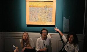 Van Gogh imbrattato: aperta un'indagine per le due attiviste