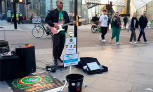 Londra: le offerte per i musicisti di strada con il pos