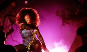 Rihanna presenta la sua quarta collezione di Savage x Fenty