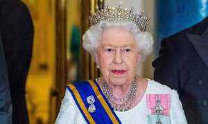Regina Elisabetta, il tesoro di gioielli non andr&agrave; a re Carlo III