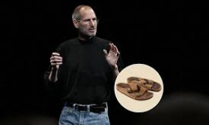 I sandali di Steve Jobs sono stati venduti all&rsquo;asta, ecco il prezzo