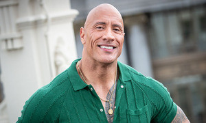 Dwayne Johnson: torna nel negozio in cui rubava da ragazzino e compra tutto