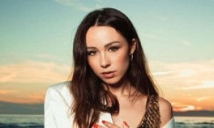 Aurora Ramazzotti si lamenta sui social del suo pancione