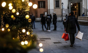 Caro-Natale, il Codacons lancia l'allarme: &quot;Prezzi alle stelle&quot;