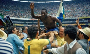 Il calcio perde il suo 'Rei': addio alla leggenda Pel&eacute;