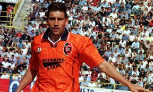 Calcio e Cagliari in lutto: muore a 49 anni &quot;el Mago&quot; Fabian O'Neill