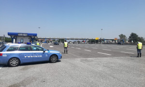 Polizia stradale, il Report 2022: 1.489 vittime in incidenti mortali (+11%), ritirate 30mila patenti