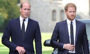 Harry a ruota libera: esce Spare, 540 pagine di aneddoti, accuse e rancori verso la Royal Family