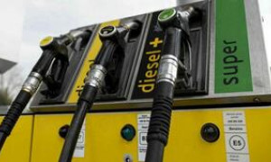 Caro carburanti, i benzinai sospendono lo sciopero