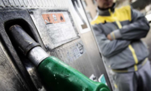 Caro carburanti, i benzinai confermano lo sciopero, pompe ferme per 48 ore