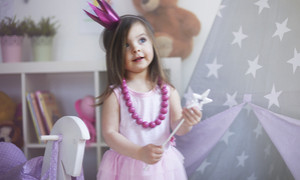 Nasce la &ldquo;scuola di Principesse&rdquo; per bambine. &Egrave; subito polemica: &ldquo;Educa al sessismo&rdquo;