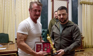 Sean Penn presenta il docu-film dedicato a Zelensky: &ldquo;Superpower&rdquo;