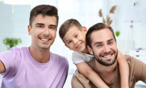 Le famiglie omogenitoriali saranno riconosciute nei moduli di iscrizione alle scuole di Roma