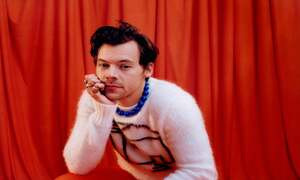 Harry Styles: il brindisi con una Gucci