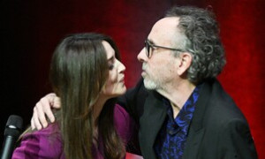 Per le strade di Parigi spunta una nuova coppia: Tim Burton e Monica Bellucci