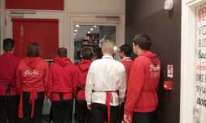 PizzAut, prenotazione disdetta alle 11 di notte, ma l&rsquo;appello social fa il miracolo