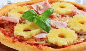 Social del Napoli invasi da foto di pizza con l'ananas: &egrave; una protesta di massa