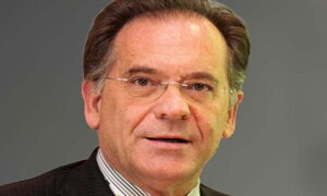 Cecchi Paone all'Isola dei Famosi con il compagno Simone per lanciare un messaggio