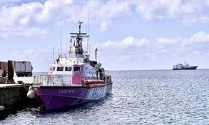 Lampedusa: la nave di Bansky in stato di fermo