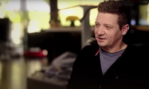 Jeremy Renner in lacrime parla in tv dell&rsquo;incidente: &ldquo;Lo rifarei per salvare mio nipote"