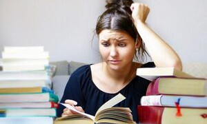 Scuola, crisi d&rsquo;ansia tra gli studenti per i voti e il liceo li cancella