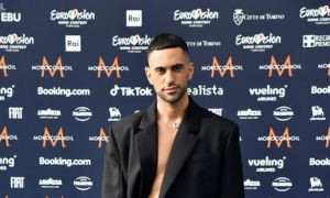 Mahmood sar&agrave; il primo ospite della finale dell'Eurovision 2023: &egrave; il primo italiano ad esserlo