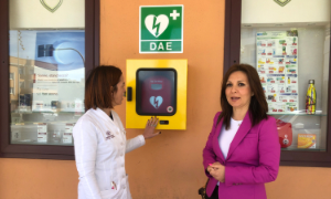 Quartu sempre pi&ugrave; protetta: arriva un nuovo defibrillatore nella farmacia Martinez