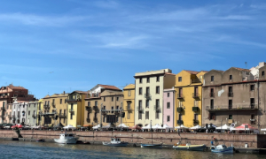 &Egrave; morta la ragazza romana di 22 anni precipitata da un terrazzo a Bosa