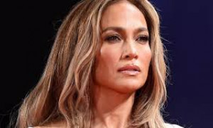 Accusa degli animalisti contro Jennifer Lopez: la cantante sponsorizza pellicce vere