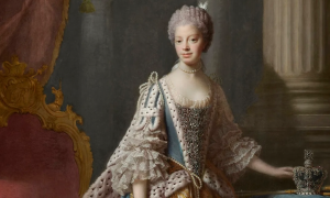 L&rsquo;abito della principessa Charlotte del Galles &egrave; sopravvissuto, sar&agrave; in mostra a Buckingham Palace