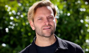 Alessandro Borghi rivela i retroscena delle scene intime