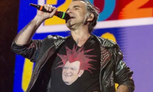 Concerto 1 maggio: Piero Pel&ugrave; saluta i lavoratori di Portovesme