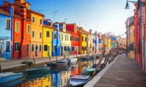 Ecco le 11 strade pi&ugrave; colorate del mondo