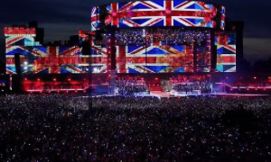 Incoronazione re Carlo III: parata di star e oltre 20mila persone nel parco del Castello di Windsor