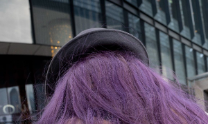 Bologna, licenziata per il colore dei capelli &ldquo; Troppo acceso&rdquo;