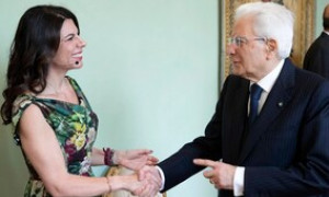 Geppi Cucciari al presidente Mattarella: ecco il simpatico monologo in Parlamento