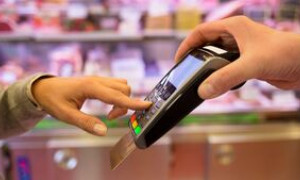 Crisi, a luglio arriva la carta risparmio spesa 2023