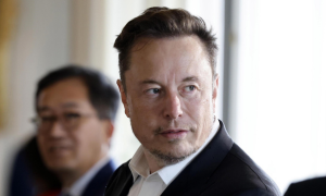 Musk &egrave; di nuovo la persona pi&ugrave; ricca del mondo, supera Arnault