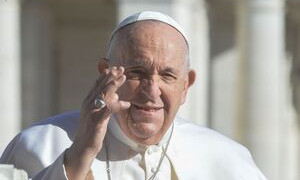 Papa Francesco ricoverato al Gemelli, oggi sar&agrave; operato