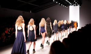 Giappone, i brand di lusso si acquistano offline