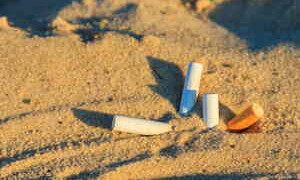 Fumo, l&rsquo;Ue verso una nuova stretta e vuole bandire i filtri delle sigarette