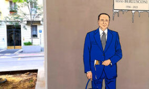 Berlusconi, murale di via Volturno vandalizzato il giorno dopo l&rsquo;inaugurazione