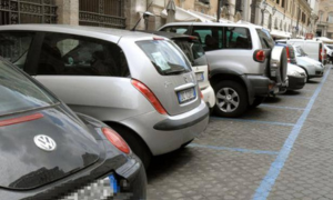 Roma, arriva "Free Park", un giustiziere contro le auto in sosta vietata
