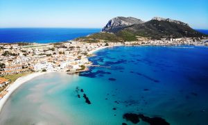 Golfo Aranci: mille firme contro le suite extra lusso a Capo Figari