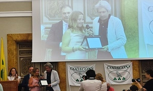 Critic&ograve; la Ferragni per la foto os&eacute; su Instagram, Giulietta premiata da Codacons