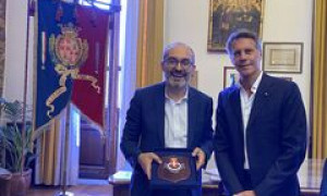 Cagliari, il principe Emanuele Filiberto in visita a Palazzo Bacaredda